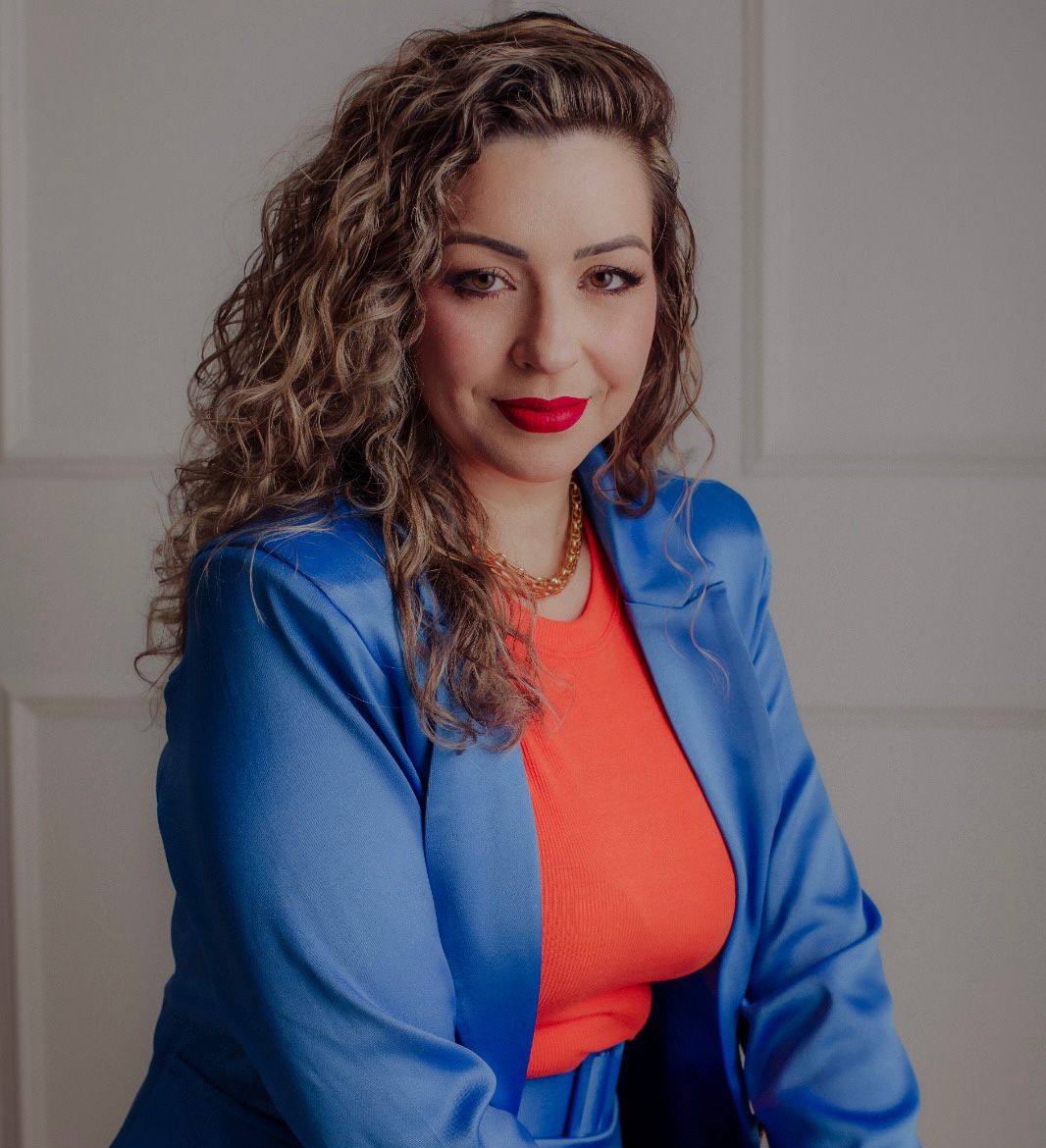 Dra. Elizangela Alves Gomes